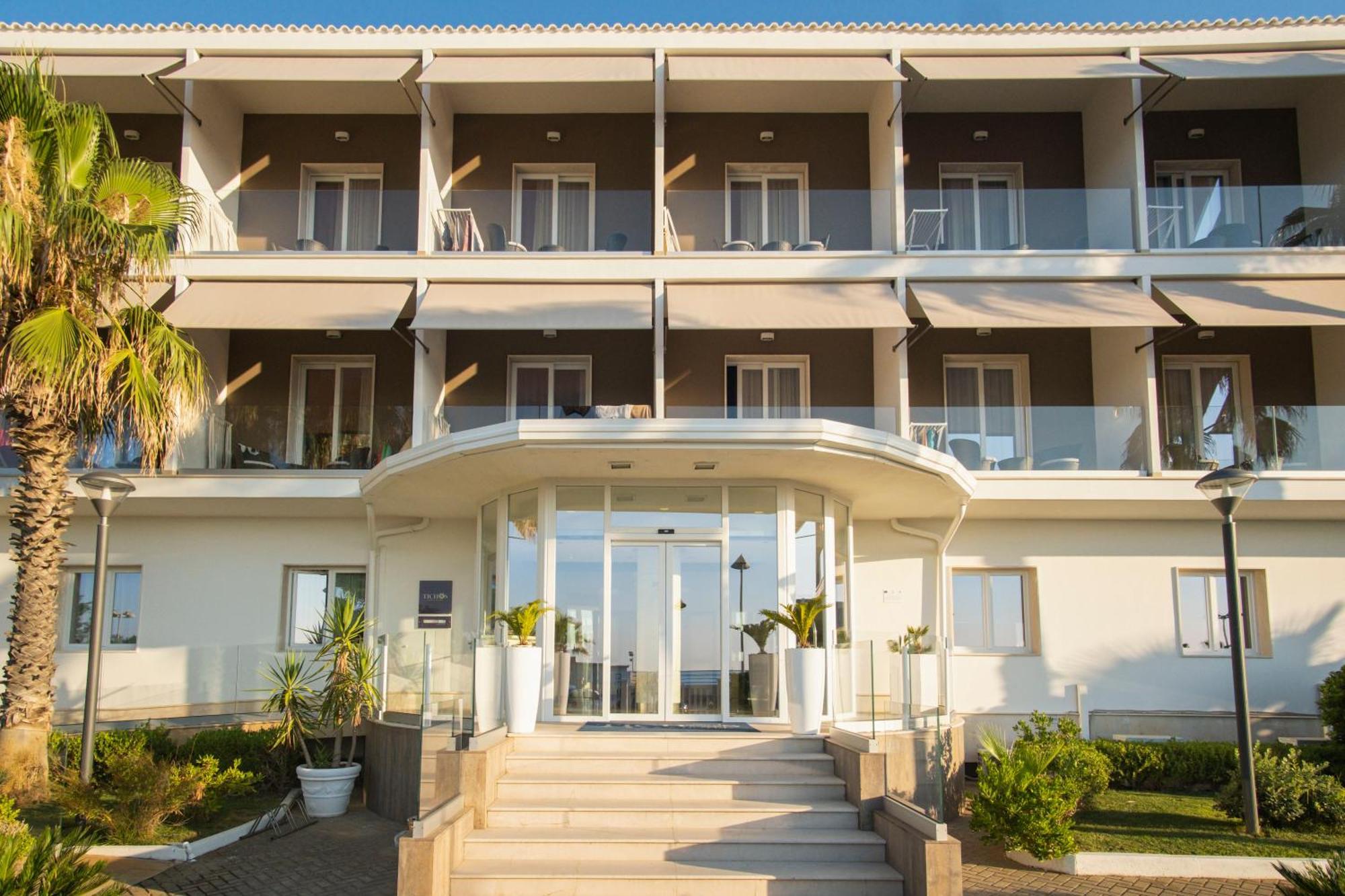 Ticho'S Greenblu Hotel Castellaneta Marina Exterior photo