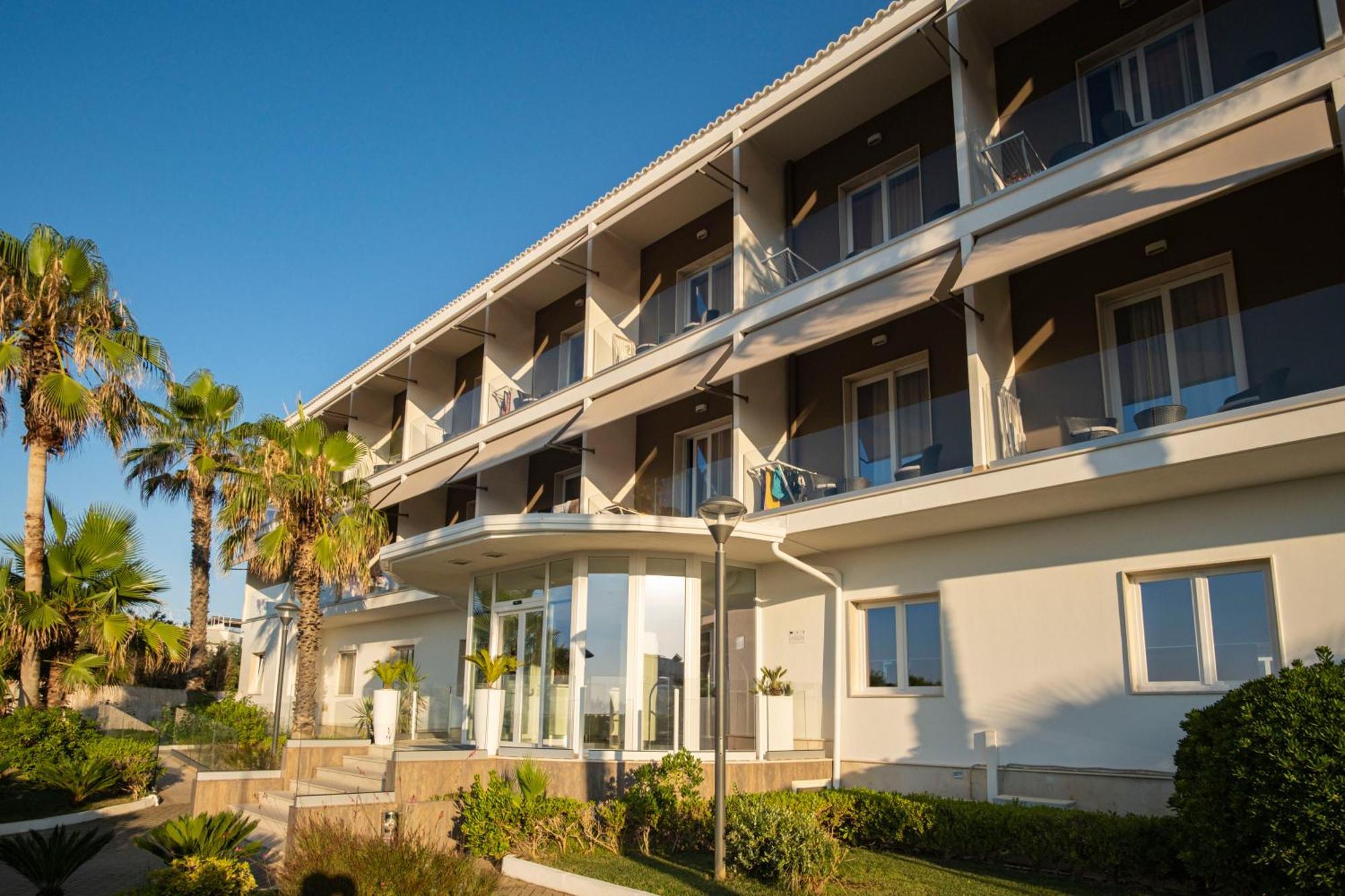 Ticho'S Greenblu Hotel Castellaneta Marina Exterior photo