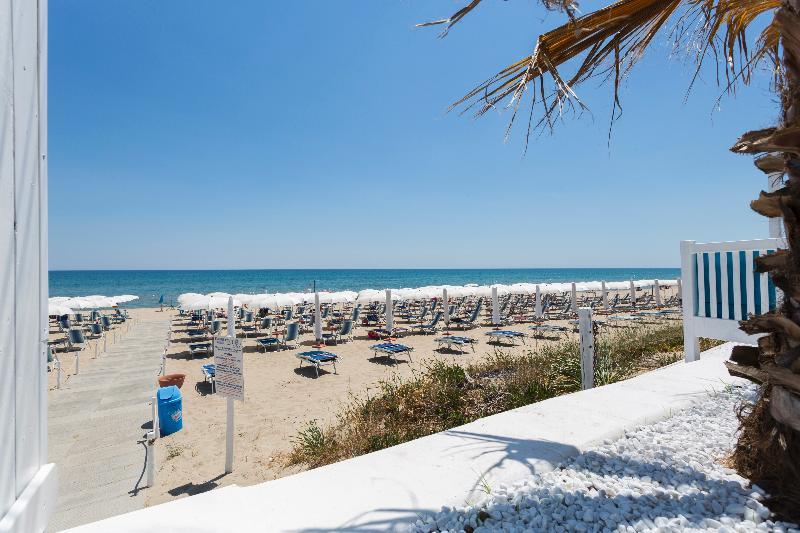 Ticho'S Greenblu Hotel Castellaneta Marina Exterior photo