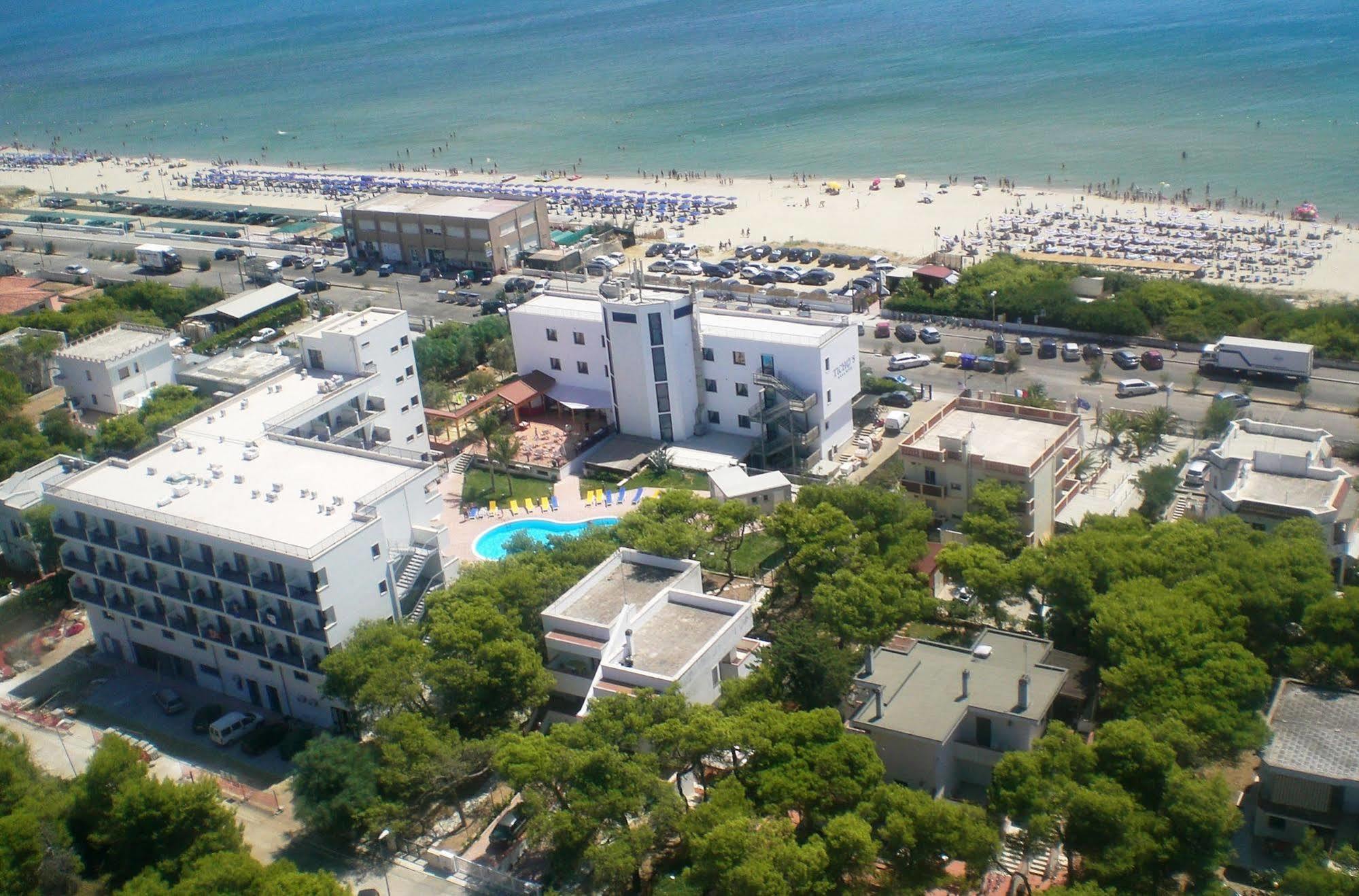 Ticho'S Greenblu Hotel Castellaneta Marina Exterior photo